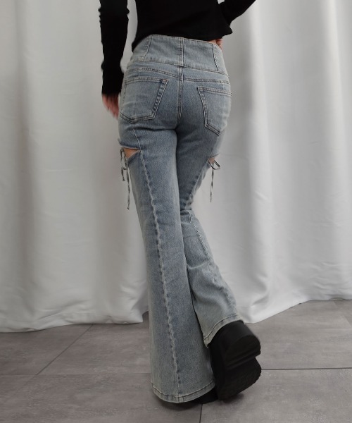 Lots of Love(ロッツオブラブ)の「ハイウエストカットアウトリボンデニムパンツ(デニムパンツ・レディース・ブルー/ブラック/ライトブルー/ダークブラック・M/L)」の5枚目の写真