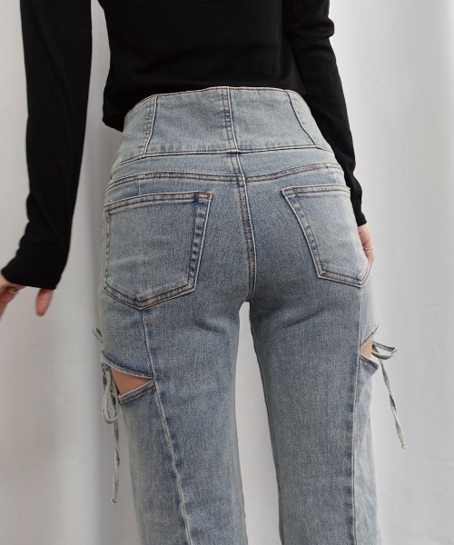 Lots of Love(ロッツオブラブ)の「ハイウエストカットアウトリボンデニムパンツ(デニムパンツ・レディース・ブルー/ブラック/ライトブルー/ダークブラック・M/L)」の6枚目の写真