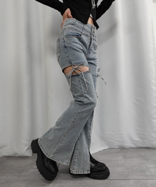 Lots of Love(ロッツオブラブ)の「ハイウエストカットアウトリボンデニムパンツ(デニムパンツ・レディース・ブルー/ブラック/ライトブルー/ダークブラック・M/L)」の7枚目の写真