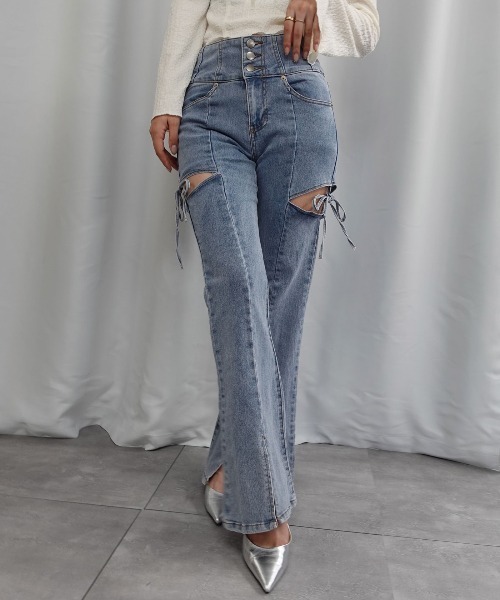 Lots of Love(ロッツオブラブ)の「ハイウエストカットアウトリボンデニムパンツ(デニムパンツ・レディース・ブルー/ブラック/ライトブルー/ダークブラック・M/L)」の13枚目の写真