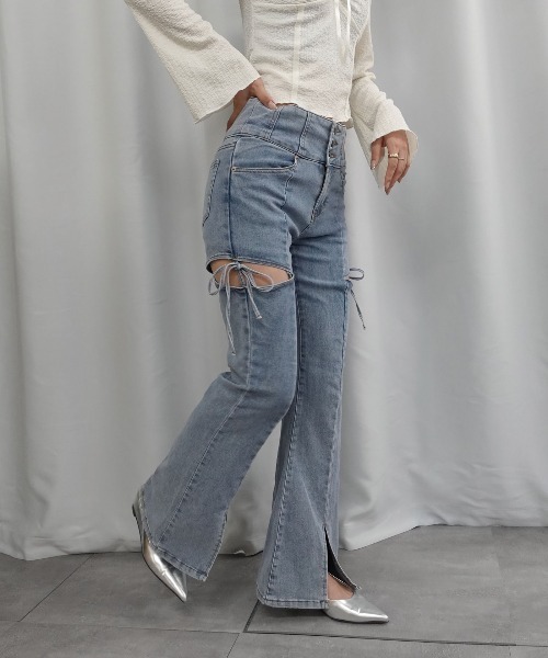 Lots of Love(ロッツオブラブ)の「ハイウエストカットアウトリボンデニムパンツ(デニムパンツ・レディース・ブルー/ブラック/ライトブルー/ダークブラック・M/L)」の14枚目の写真