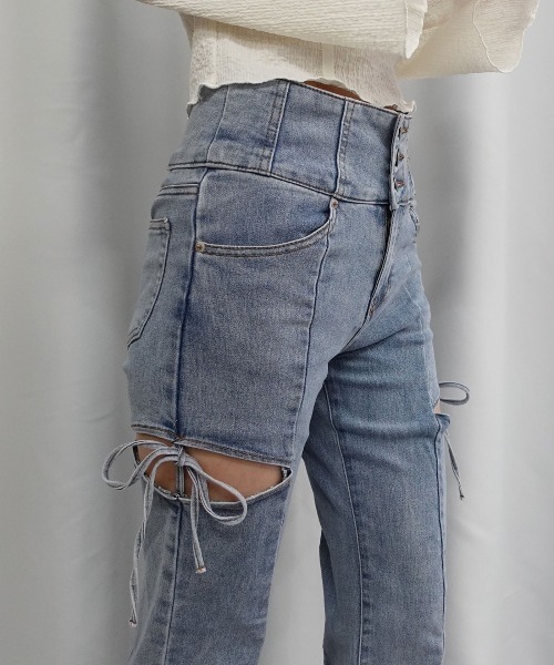 Lots of Love(ロッツオブラブ)の「ハイウエストカットアウトリボンデニムパンツ(デニムパンツ・レディース・ブルー/ブラック/ライトブルー/ダークブラック・M/L)」の15枚目の写真