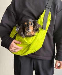 PUFF（パフ）の「PET REVERSIBLE SLING（ペット用キャリーケース）」