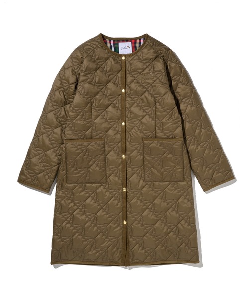 Arnold Palmer（アーノルドパーマー）の「アンブレラキルト ロングコート（ノーカラーコート・レディース・ブラック/ベージュ/カーキ・S/L/M）」の3枚目の写真