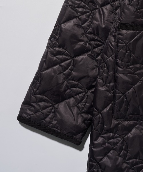 Arnold Palmer（アーノルドパーマー）の「アンブレラキルト ロングコート（ノーカラーコート・レディース・ブラック/ベージュ/カーキ・S/L/M）」の11枚目の写真