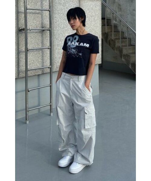 AAKAM(アーカム)の「Textured Side Pocket Cargo Pants (Light Gray)(その他パンツ・レディース・その他・1/2)」の3枚目の写真