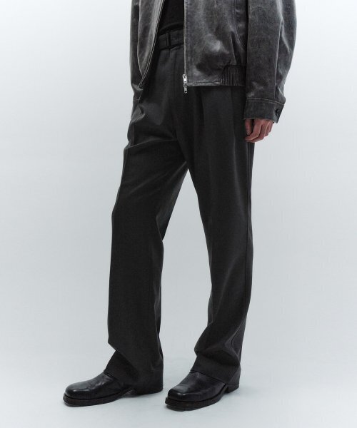 INSILENCE(インサイロンス)の「ベルト付きツーピンタックウールパンツ チャコール(スラックス・レディース・その他・LARGE/MEDIUM/SMALL)」の4枚目の写真