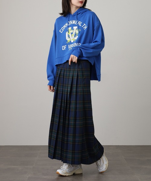 spiritoso(スピリトーゾ)の「spiritoso カレッジクロップドパーカー(パーカー・レディース・オフホワイト・FREE)」の5枚目の写真