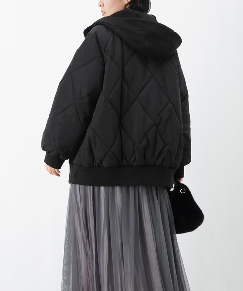 LUCA/LADY LUCK LUCA（ルカ/レディラックルカ）の「LC/LLL フェイクウールダイヤキルトフードリブブルゾン（ブルゾン・レディース・ブラック/ベージュ・FREE）」の6枚目の写真