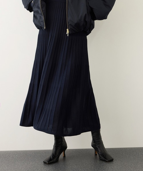 ROPE'（ロペ）の「パールボタンポロニットワンピース/イージーケア（ドレス・レディース・ブラウン系その他/ネイビー・FREE）」の4枚目の写真