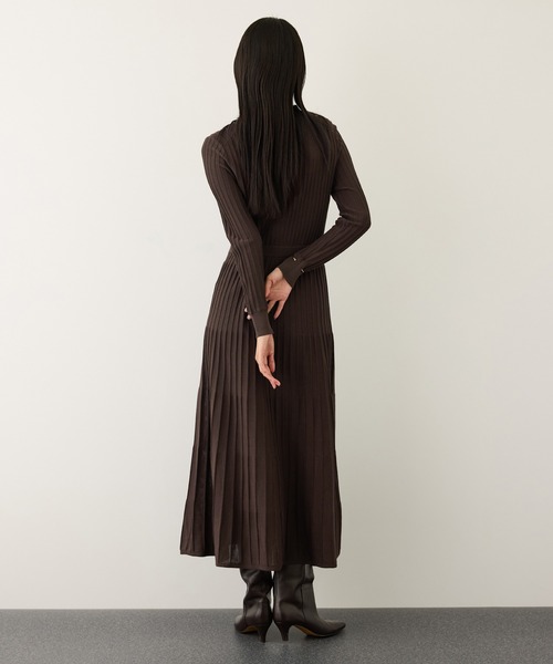 ROPE'（ロペ）の「パールボタンポロニットワンピース/イージーケア（ドレス・レディース・ブラウン系その他/ネイビー・FREE）」の10枚目の写真