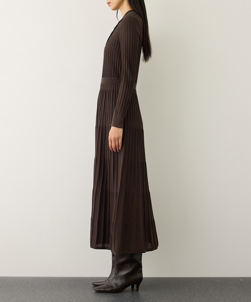 ROPE'（ロペ）の「パールボタンポロニットワンピース/イージーケア（ドレス・レディース・ブラウン系その他/ネイビー・FREE）」の15枚目の写真