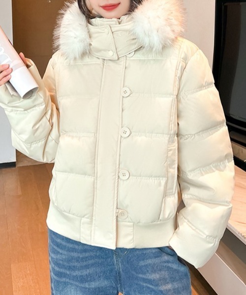 yuue' ( wear )(ユーイ)の「フェイクファーフード中綿ダウンジャケット/防寒スタンドネックショートブルゾン(ダウンジャケット/コート・レディース・ネイビー/アイボリー/ブラック・FREE)」の18枚目の写真