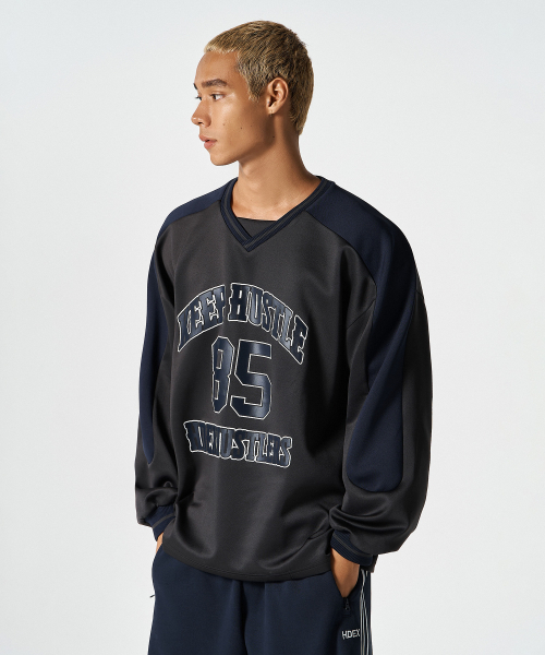 HDEX(エイチデックス)の「カラー ブロック ジャージ ロングスリーブ (チャコール)(Tシャツ/カットソー・メンズ・チャコール・MEDIUM/LARGE/X-LARGE/2XL/3XL)」の1枚目の写真