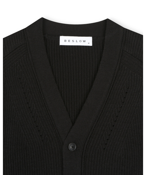 BESLOW（ビースロー）の「[ビスローXファッションチューブ削型]V NECK SHORT CARDIGAN BLACK（カーディガン/ボレロ・レディース・その他・SMALL/MEDIUM/LARGE）」の2枚目の写真