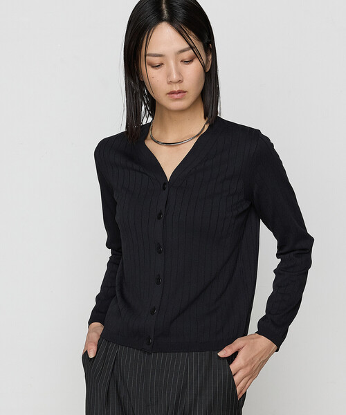 COMME CA(コムサ)の「〔 TALLサイズ 〕 コットンダルストレッチ カーディガン(カーディガン/ボレロ・レディース・グリーン/ブラック/グレー・15号)」の2枚目の写真