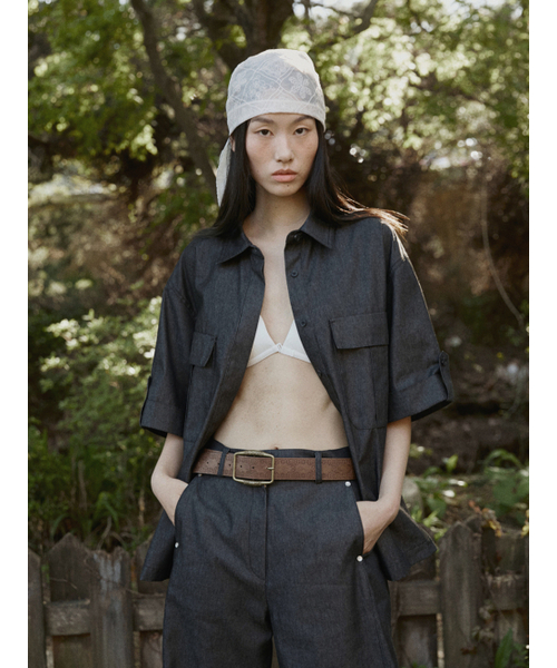 FROMWHERE（フロムウェア）の「COTTON CUFFS SHIRTS BLACK（Tシャツ/カットソー・レディース・ブラック・FREE）」の3枚目の写真