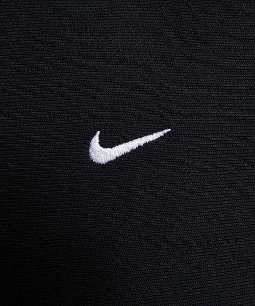 NIKE(ナイキ)の「ナイキ ソロ スウッシュ メンズ フリース クルー / Nike Solo Swoosh Men's Fleece Crew HV1087-010 Black(スウェット・メンズ・ブラック・S/M/L/XL/2XL)」の16枚目の写真
