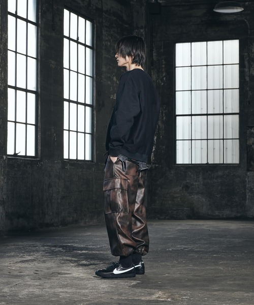 NIKE(ナイキ)の「ナイキ ソロ スウッシュ メンズ フリース クルー / Nike Solo Swoosh Men's Fleece Crew HV1087-010 Black(スウェット・メンズ・ブラック・S/M/L/XL/2XL)」の5枚目の写真