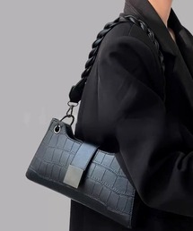 ampm（エーエムピーエム）の「クロコ調 ベルトデザイン ハンドバッグ（ショルダーバッグ）」