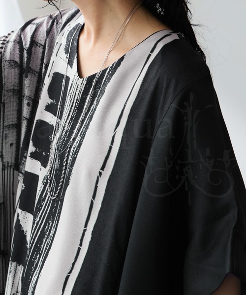 antiqua(アンティカ)の「アート柄 ドルマン コクーンワンピース(ワンピース・レディース・ブラック・ONESIZE)」の13枚目の写真