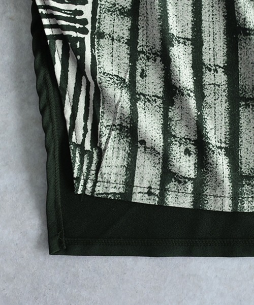 antiqua(アンティカ)の「アート柄 ドルマン コクーンワンピース(ワンピース・レディース・ブラック・ONESIZE)」の4枚目の写真
