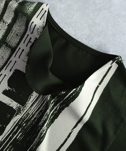 antiqua(アンティカ)の「アート柄 ドルマン コクーンワンピース(ワンピース・レディース・ブラック・ONESIZE)」の3枚目の写真