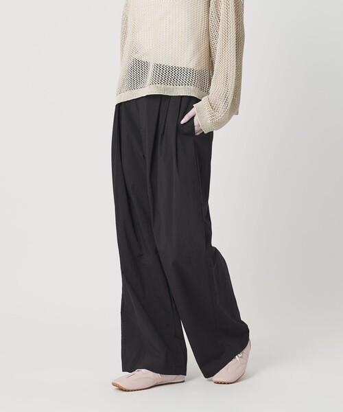 BEAUTY&YOUTH UNITED ARROWS(ビューティーアンドユースユナイテッドアローズ)の「ナイロンコットン ワイドタックパンツ ウォッシャブル(その他パンツ・レディース・ナチュラル/ブラック/ライトピンク/ライトブルー・XS/S/M/L)」の15枚目の写真