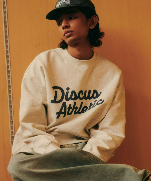 DISCUS ATHLETIC（ディスカス　アスレチック）の「[4COLORS] オーバーサイズロゴスウェットシャツ（スウェット・レディース・その他・XL/S/2XL/M/L）」の2枚目の写真