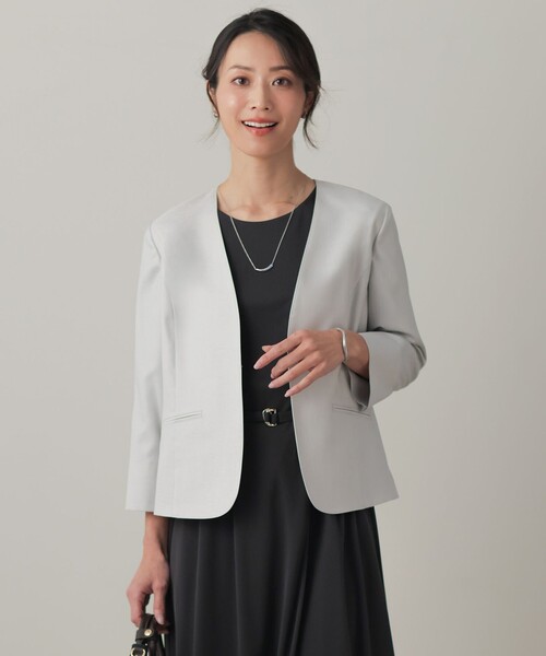 J.PRESS(ジェイプレス)の「【定番人気・セットアップ対応】OXIJEWEL ストレッチ ノーカラー ジャケット(ノーカラージャケット・レディース・シルバー系/ネイビー系/ライトグレー系・11/9)」の3枚目の写真