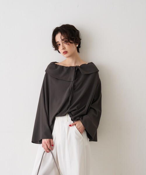 Rouge vif（ルージュヴィフ）の「オーバーカラー変形テントラインブラウス（シャツ/ブラウス・レディース・チャコールグレー/サックスブルー・フリー）」の9枚目の写真
