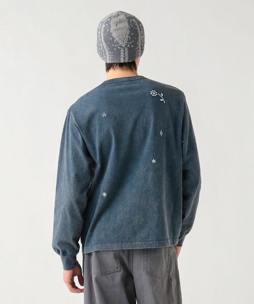 BEAMS HEART(ビームスハート)の「スタッズ エンブレム ロングスリーブ【ユニセックス】(Tシャツ/カットソー・メンズ・ネイビー/ブラック・MEDIUM/LARGE/SMALL)」の2枚目の写真