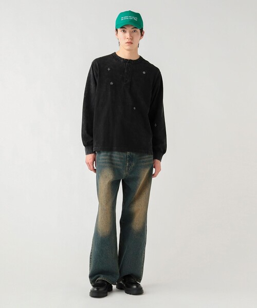 BEAMS HEART(ビームスハート)の「スタッズ エンブレム ロングスリーブ【ユニセックス】(Tシャツ/カットソー・メンズ・ネイビー/ブラック・MEDIUM/LARGE/SMALL)」の3枚目の写真