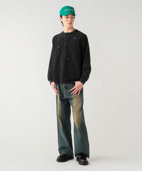 BEAMS HEART(ビームスハート)の「スタッズ エンブレム ロングスリーブ【ユニセックス】(Tシャツ/カットソー・メンズ・ネイビー/ブラック・MEDIUM/LARGE/SMALL)」の4枚目の写真