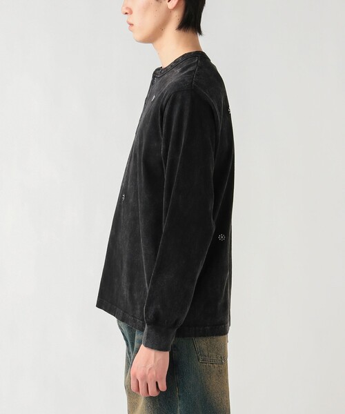 BEAMS HEART(ビームスハート)の「スタッズ エンブレム ロングスリーブ【ユニセックス】(Tシャツ/カットソー・メンズ・ネイビー/ブラック・MEDIUM/LARGE/SMALL)」の11枚目の写真