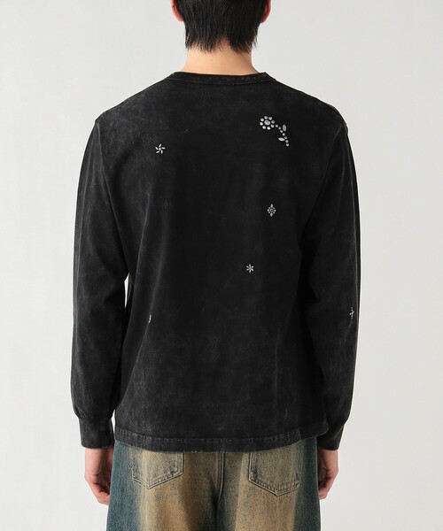 BEAMS HEART(ビームスハート)の「スタッズ エンブレム ロングスリーブ【ユニセックス】(Tシャツ/カットソー・メンズ・ネイビー/ブラック・MEDIUM/LARGE/SMALL)」の12枚目の写真