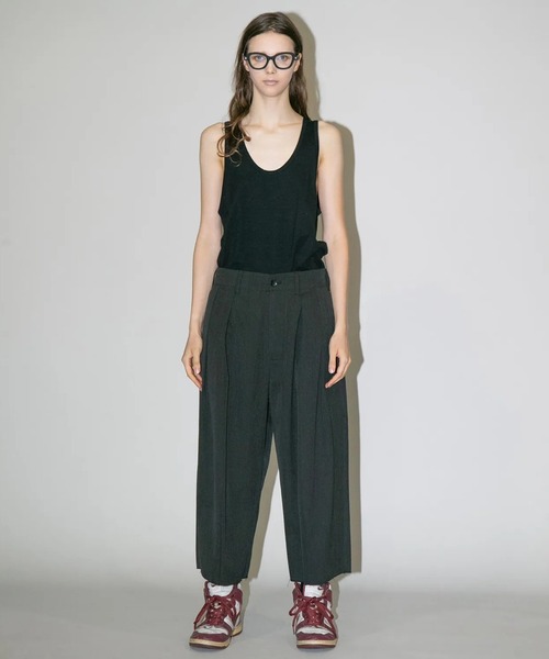 my beautiful landlet（マイビューティフルランドレット）の「【my beautiful landlet】WASHABLE WOOL TUCK WIDE ANKLE SLACKS（その他パンツ・メンズ・グレー/ベージュ/ブラック・0/1/2）」の5枚目の写真