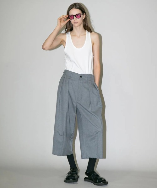 my beautiful landlet（マイビューティフルランドレット）の「【my beautiful landlet】WASHABLE WOOL TUCK WIDE ANKLE SLACKS（その他パンツ・メンズ・グレー/ベージュ/ブラック・0/1/2）」の11枚目の写真