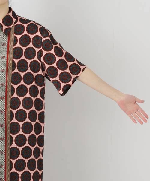 TOGA PULLA（トーガ　プルラ）の「TOGA PULLA INNER PRINT DRESS TZ261-FH963：ワンピース（ワンピース・レディース・ピンク・SMALL）」の9枚目の写真