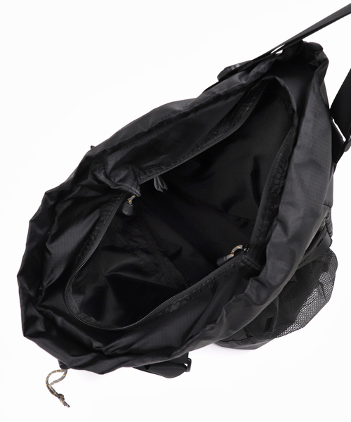 U by SPICK&SPAN（ユーバイスピックアンドスパン）の「【CARIBOU MOUNTAINEERING】 別注L/W PACK TOTE（トートバッグ・レディース・ブラック/チャコールグレー・FREE）」の18枚目の写真