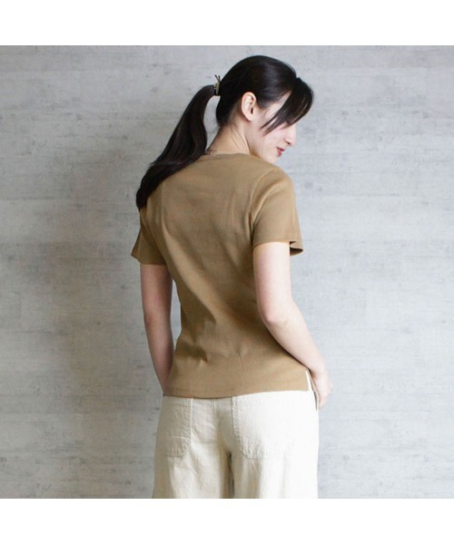 aity(アイティ)の「M-4L コンパクトコットンリブT(Tシャツ/カットソー・レディース・ブラック/ベージュ/オフホワイト・4L/3L/LL/L/M)」の15枚目の写真