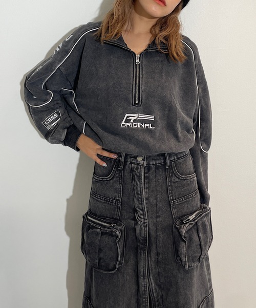 ROGER AND RAW（ロジャーアンドロウ）の「パイピングクロップド丈スウェットトップス（スウェット・レディース・ブラック/ブルー/ホワイト/スミクロ・FREE）」の3枚目の写真