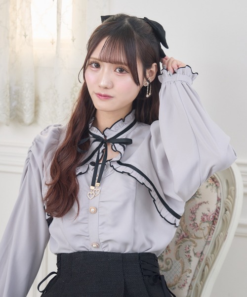 couture BY ROJITA(クチュールバイロジータ)の「ギャザーリボンブラウス(シャツ/ブラウス・レディース・ブラック/ホワイト/パープル・FREE)」の4枚目の写真