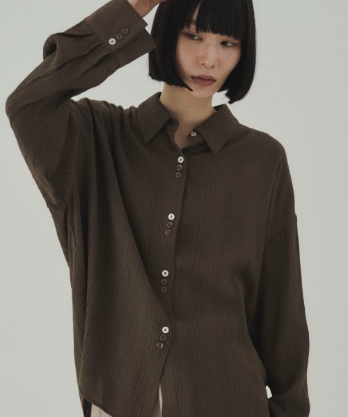 SOYEN(ソイエン)の「2WAYトリプルボタンカシュクールシアーシャツ アシンメトリー(シャツ/ブラウス・レディース・ホワイト/ミント/ブラウン・F)」の2枚目の写真