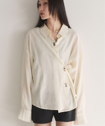 SOYEN（ソイエン）の「2WAYトリプルボタンカシュクールシアーシャツ アシンメトリー（シャツ/ブラウス）」