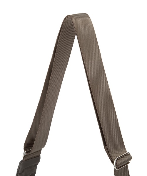 ace.(エース)の「ショルダーバッグ フィカス 11L ace.×HAyU 19103(ショルダーバッグ・レディース・ブラック/ライトグレー/チャコール・FREE)」の19枚目の写真