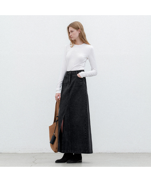 ATELIER NAIN(アトリエナイン)の「SLIT POINT DENIM MAXI SKIRT(SK-5040)(スカート・レディース・ブラック/ダークブルー・SMALL/MEDIUM)」の2枚目の写真