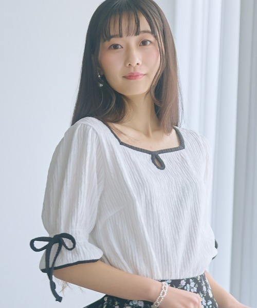 marun（マルン）の「＜大きいサイズ＞袖リボンカットソー marun（Tシャツ/カットソー・レディース・ピンク/オフホワイト・5L/4L/3L/LL/L）」の3枚目の写真