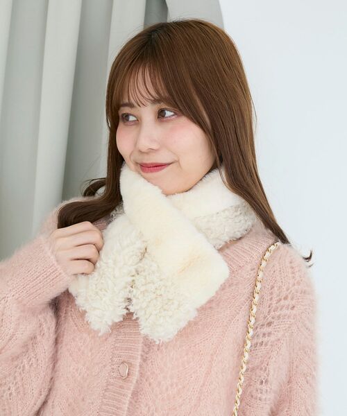 MAJESTIC LEGON（マジェスティックレゴン）の「プードルコンビティペット（ストール/ショール・レディース・アイボリー・FREE）」の2枚目の写真