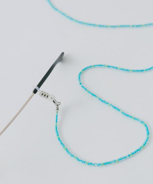 SMELLY（スメリー）の「クリアビーズメガネチェーン（メガネ・レディース・ブルー・-）」の3枚目の写真